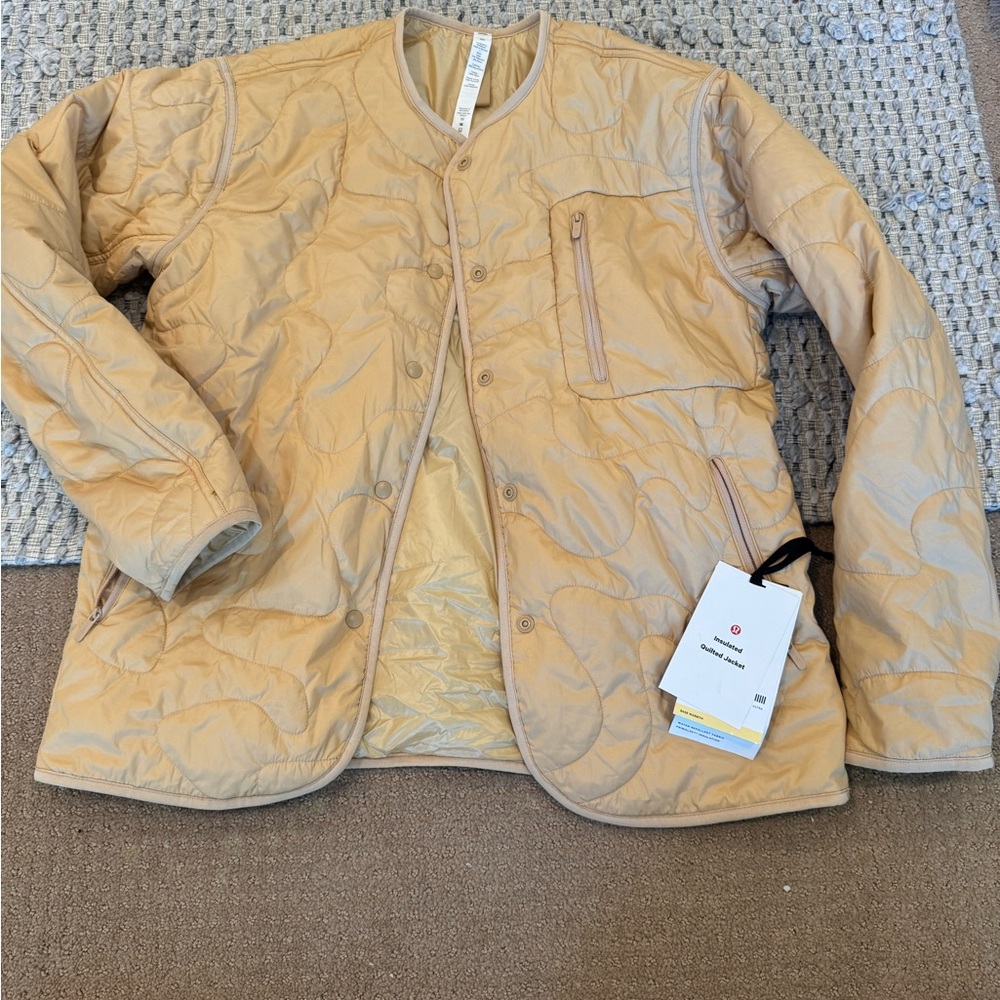 New with tags Lululemon insulated quilted jacket.